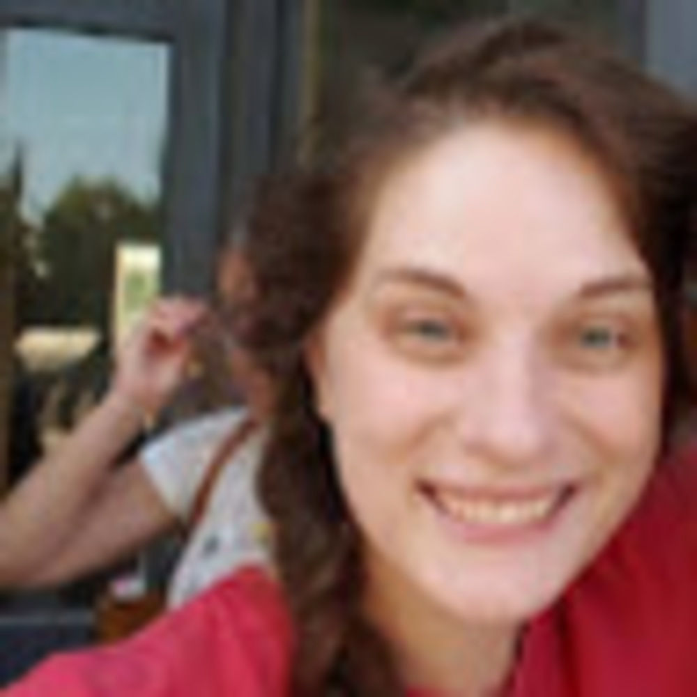 Meet your Posher, Lara